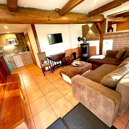 Altes Landhaus Oste, Klavier Appartement, 2 Zimmer Mit Kamin Hemmoor Luaran gambar