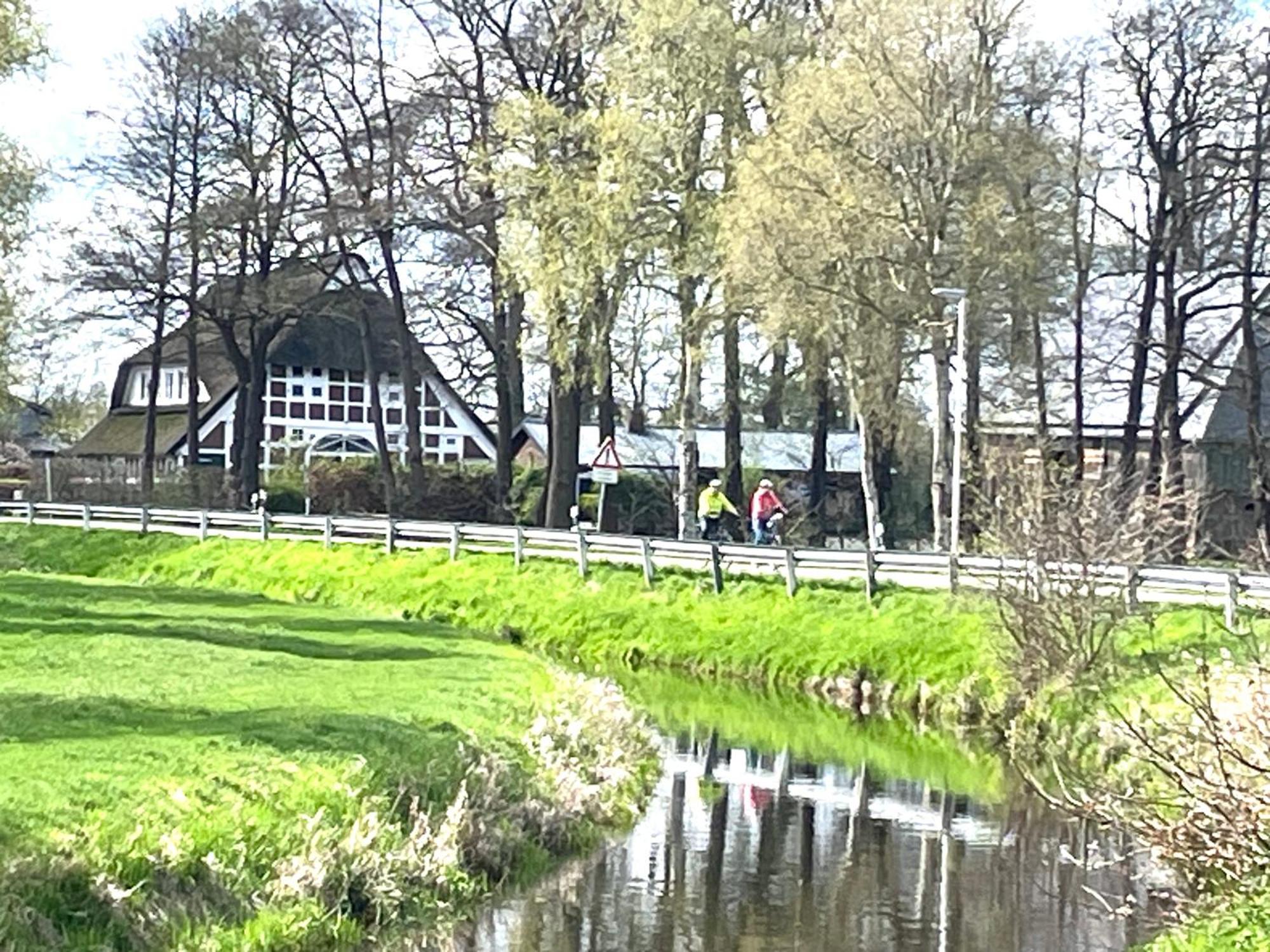 Altes Landhaus Oste, Klavier Appartement, 2 Zimmer Mit Kamin Hemmoor Luaran gambar