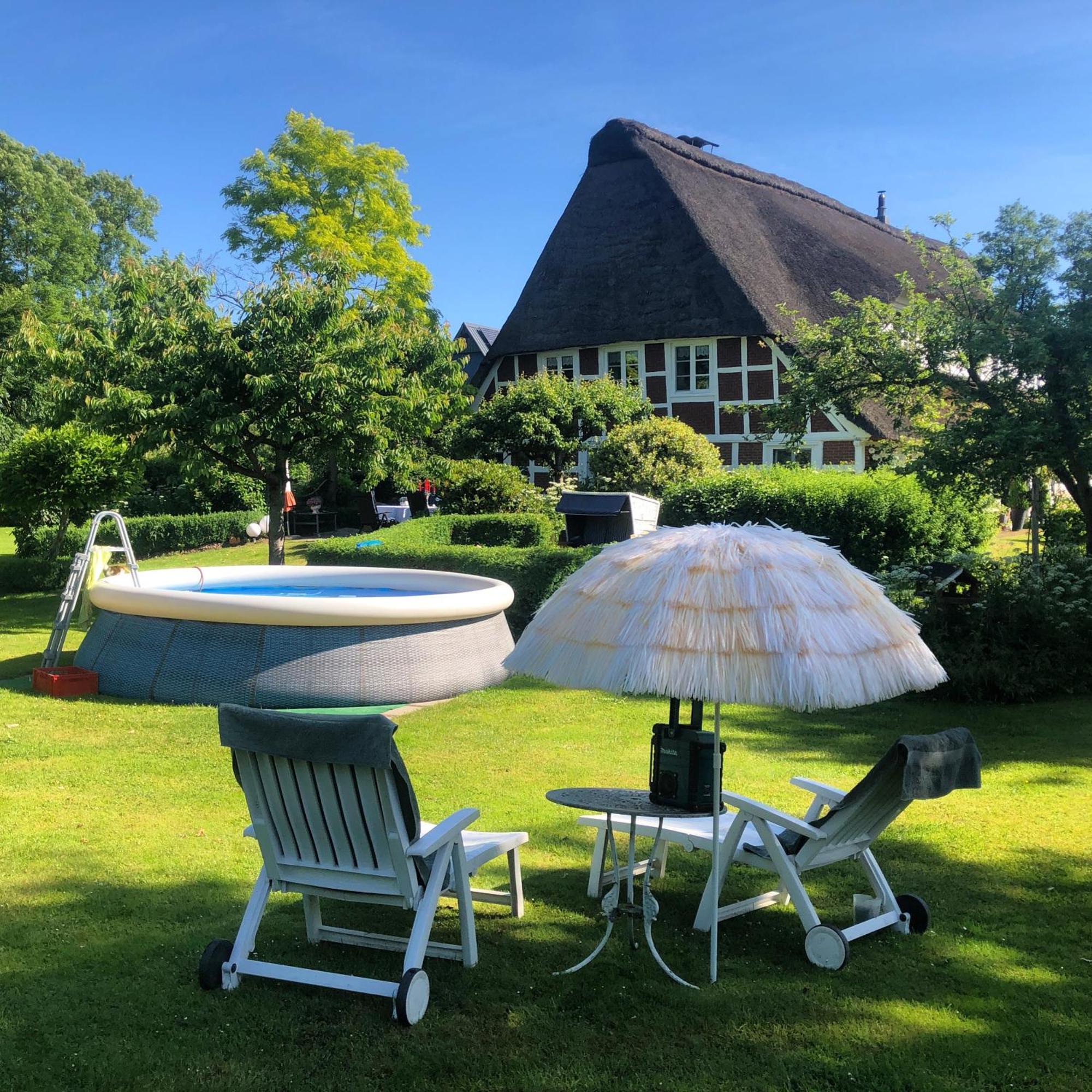 Altes Landhaus Oste, Klavier Appartement, 2 Zimmer Mit Kamin Hemmoor Luaran gambar
